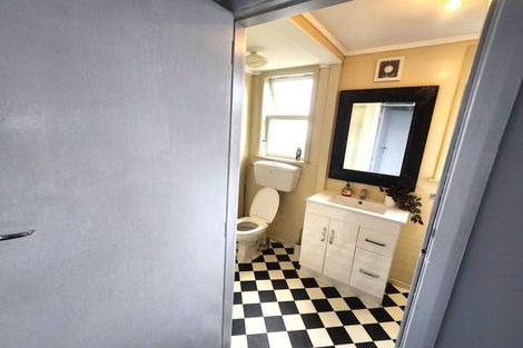 Photo of property in 2 Tawhiti Road, Hawera, 4610