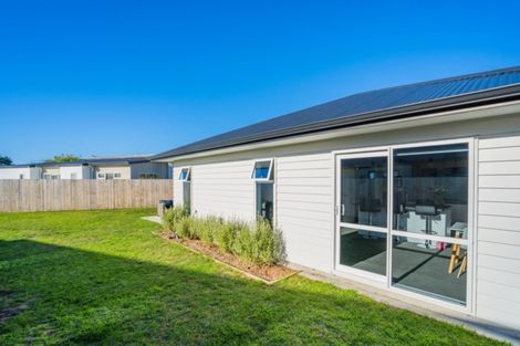 Photo of property in 27 Gallipoli Place, Paraparaumu, 5032