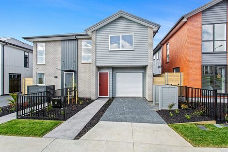 Photo of property in 27 William Calvert Drive, Swanson, Auckland, 0614