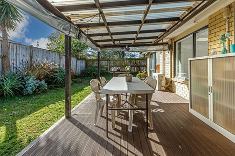 Photo of property in 20 Villino Place, Randwick Park, Auckland, 2105