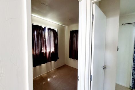 Photo of property in 1/92 Portage Road, New Lynn, Auckland, 0600