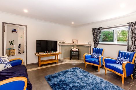 Photo of property in 19 Eruini Street, Waikanae Beach, Waikanae, 5036