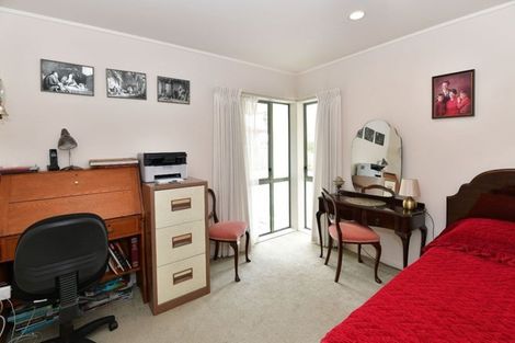 Photo of property in 138 Lakeside Drive, Orewa, 0931