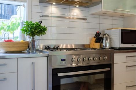 Photo of property in 15 Colquhoun Street, Glenross, Dunedin, 9011