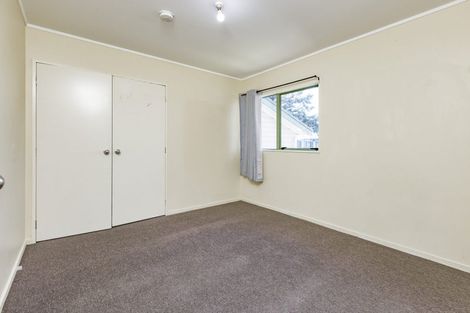 Photo of property in 4/8 Eulogy Place, Randwick Park, Auckland, 2105