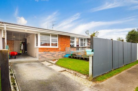 Photo of property in 3/50 Old Lake Road, Narrow Neck, Auckland, 0624