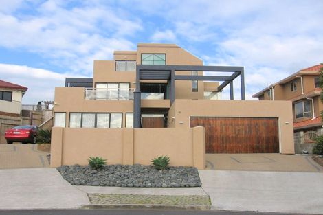 Photo of property in 13 Macadamia Close, Goodwood Heights, Auckland, 2105