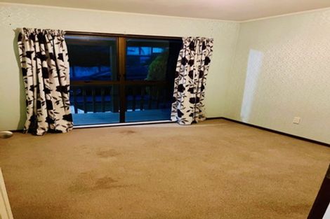Photo of property in 26 Kingsclere Place, Goodwood Heights, Auckland, 2105