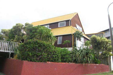 Photo of property in 17 Kaikoura Street, Maupuia, Wellington, 6022