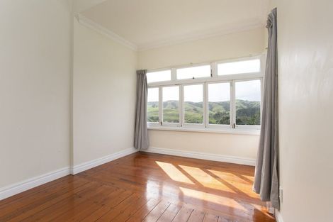 Photo of property in 8 Forlong Rise, Helensville, 0800