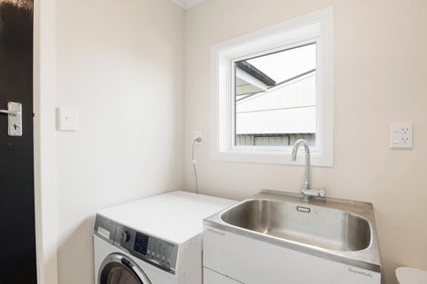 Photo of property in 4 Dover Road, St Andrews, Hamilton, 3200