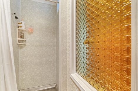 Photo of property in 15d Saint Ives Grove, Whalers Gate, New Plymouth, 4310