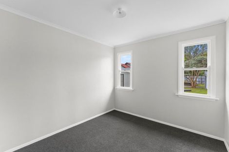 Photo of property in 12 Domain Road, Otaki, 5512