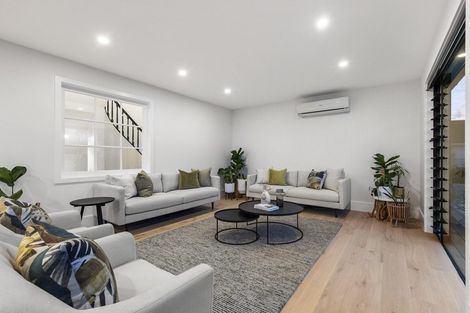 Photo of property in 16 Island View Terrace, Cockle Bay, Auckland, 2014