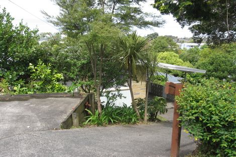 Photo of property in 76 Chivalry Road, Glenfield, Auckland, 0629