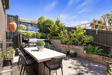 Photo of property in 1/17b Cracroft Terrace, Cashmere, Christchurch, 8022