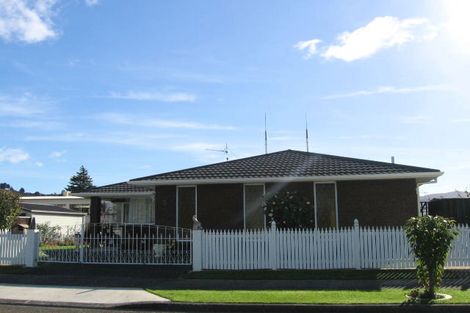 Photo of property in 3 Milton Street, Stokes Valley, Lower Hutt, 5019