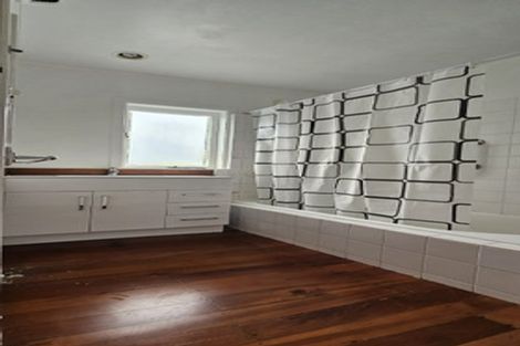 Photo of property in 27 Atkin Avenue, Mission Bay, Auckland, 1071