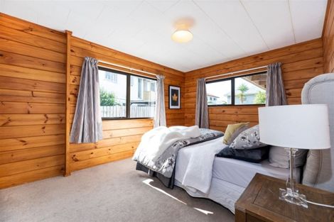 Photo of property in 1/64 Waimumu Road, Massey, Auckland, 0614