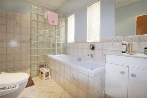 Photo of property in 101 Polo Prince Drive, Totara Park, Manurewa, 2576