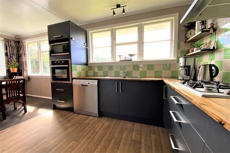 Photo of property in 94 Stanners Street, Eltham, 4322