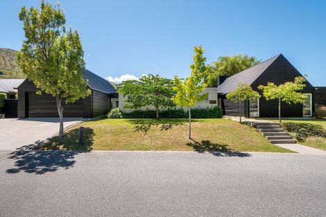 Photo of property in 1 Larkins Way, Arthurs Point, Queenstown, 9371