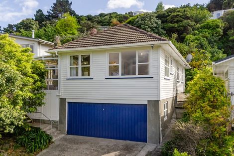 Photo of property in 21 Acheron Road, Paremata, Porirua, 5026