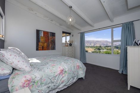 Photo of property in 12 Hillview Place, Wanaka, 9305