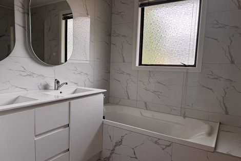 Photo of property in 119 Aviemore Drive, Highland Park, Auckland, 2010