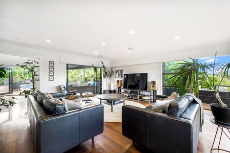 Photo of property in 27 Macnay Way, Murrays Bay, Auckland, 0630