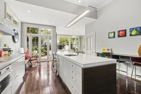 Photo of property in 91 Brougham Street, Mount Victoria, Wellington, 6011