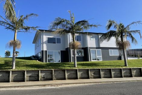 Photo of property in 2 Sunset Heights, Cable Bay, 0420