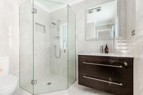 Photo of property in 2 Tauwaka Crescent, Riverhead, 0820