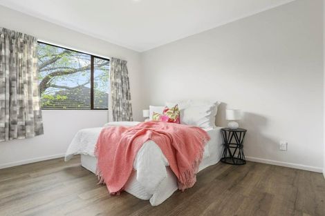 Photo of property in 2/58 Clevedon Road, Papakura, 2110