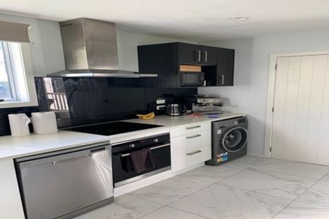 Photo of property in 12 Rossmore Terrace, Murrays Bay, Auckland, 0630