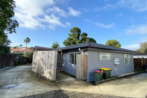 Photo of property in 24 Mirrabooka Avenue, Botany Downs, Auckland, 2010
