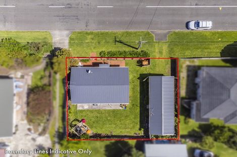 Photo of property in 13 Rauparaha Street, Waikanae Beach, Waikanae, 5036