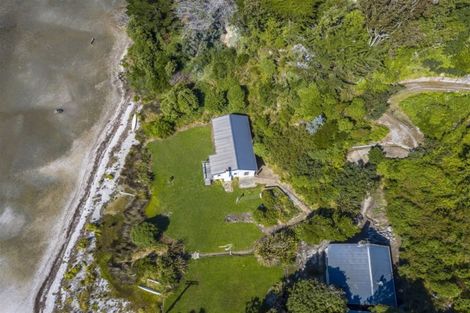 Photo of property in 57-59 Seaview Road, Paremata, Porirua, 5024