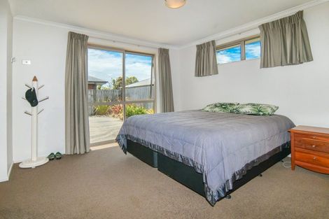 Photo of property in 13/4 Harkness Place, Westport, 7825