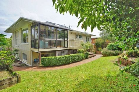 Photo of property in 17 Barlow Place, Chatswood, Auckland, 0626