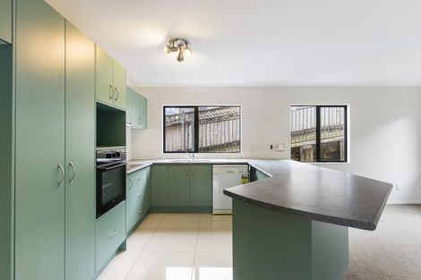 Photo of property in 2/14 Mossop Rise, Glenfield, Auckland, 0629