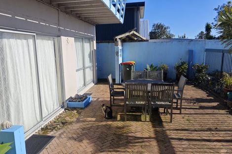 Photo of property in 35 Melandra Road, Stanmore Bay, Whangaparaoa, 0932
