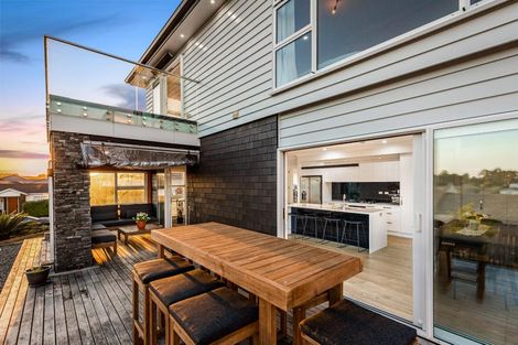 Photo of property in 2 Tauwaka Crescent, Riverhead, 0820