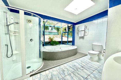 Photo of property in 14 Titirangi Beach Road, Titirangi, Auckland, 0604