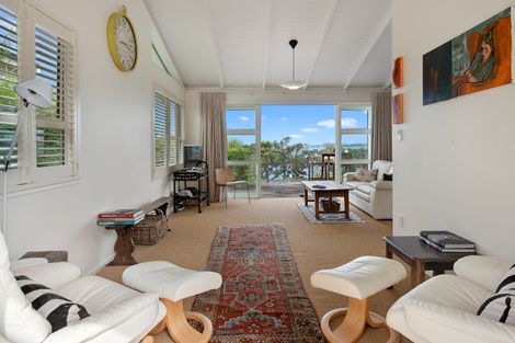 Photo of property in 6 Buckleton Road, Tawharanui Peninsula, Matakana, 0986