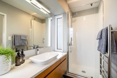 Photo of property in 2/10 Merani Street, Narrow Neck, Auckland, 0622