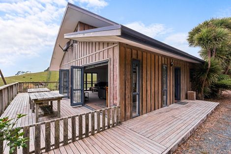 Photo of property in 168 Rockell Road, Whananaki, Hikurangi, 0181