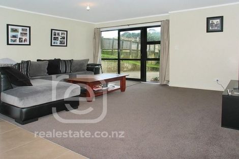 Photo of property in 40 Whanake Street, Titahi Bay, Porirua, 5022