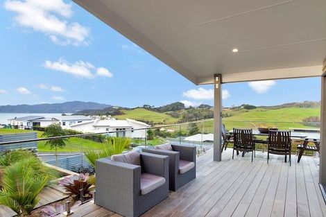 Photo of property in 27 Lori Lane, Coopers Beach, 0420