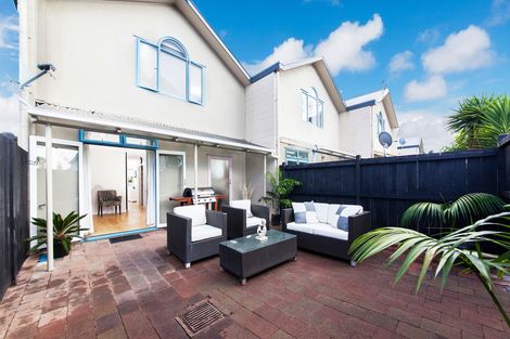 Photo of property in 8/46 West View Road, Westmere, Auckland, 1022